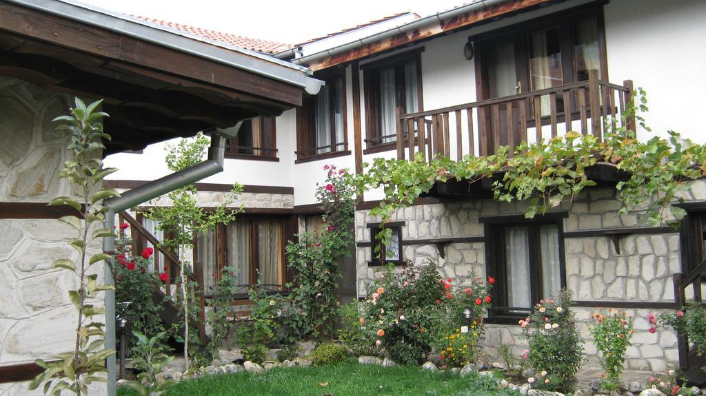 Trenchova Guest House Bansko Exterior photo